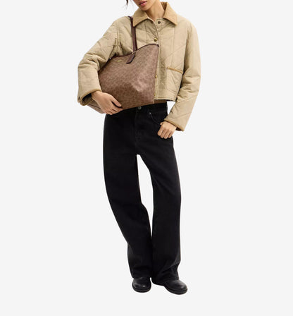Mollie Tote Bag in Signature Canvas
