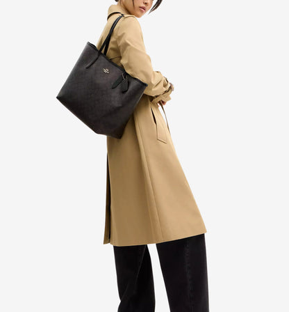 Mollie Tote Bag in Signature Canvas