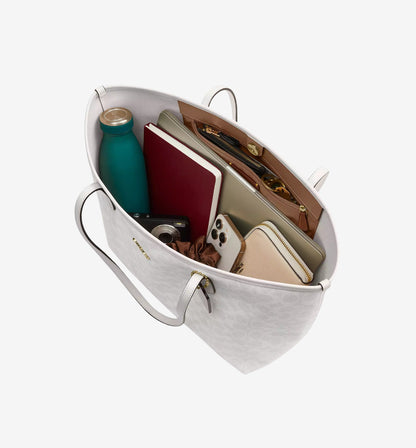 Mollie Tote Bag in Signature Canvas
